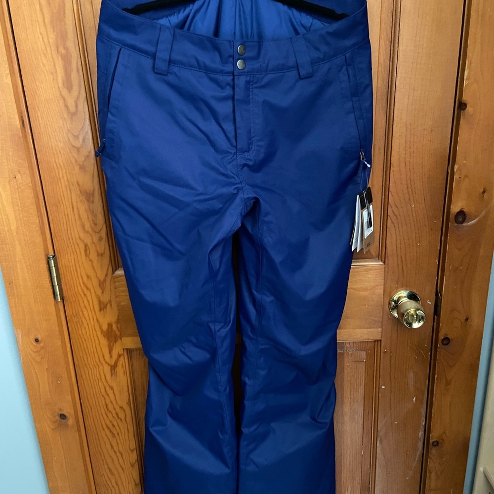 NORTHFACE BRAND NEW ski pants. Size LARGE.